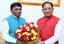 मुख्यमंत्री विष्णु देव साय से गोवा के खेल एवं जनजातीय कल्याण मंत्री रमेश तावड़कर की सौजन्य भेंट