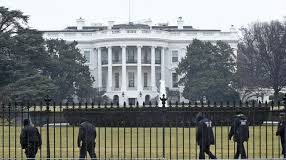 सुरक्षा घेरा चीरते हुए व्हाइट हाउस के पास पहुंची वैन, जांच में जुटी सीक्रेट सर्विस