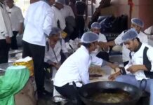 रुझानों में रंग,जश्न में स्वाद: कहीं झालमुड़ी,कहीं जलेबी-दक्षिण में नई सियासी धुन