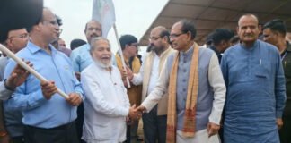 विदिशा से शुरू हुआ किसानों के लिए बड़ा जागरूकता अभियान, शिवराज सिंह चौहान ने धानुका एग्रीटेक की 5 ऑडियो वैन को दिखाई हरी झंडी