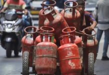 बाजार में बढ़ती LPG कीमतों पर कांग्रेस का तीखा सवाल: क्यों नहीं BJP नेताओं ने सड़कों पर सिलेंडर लेकर विरोध किया?