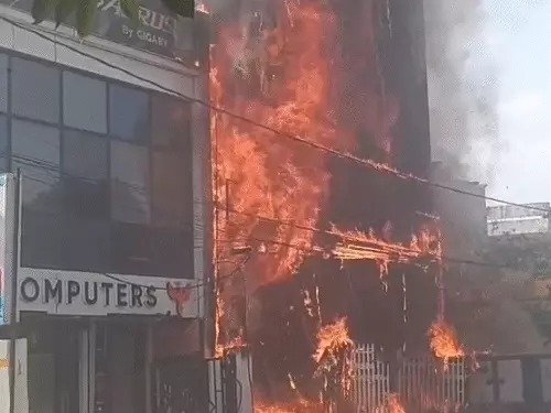 आग से ज्यादा घातक साबित हुई लापरवाही: लाइब्रेरी बनी मौत का जाल, 15 जिंदगियां बुझीं