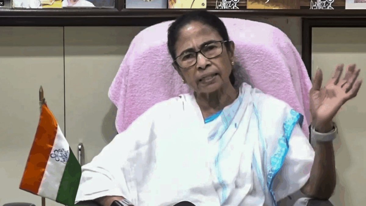 ममता बनर्जी के घर के बाहर सुरक्षा बढ़ाई गई; टीएमसी ने ‘हाउस अरेस्ट’ का आरोप लगाया