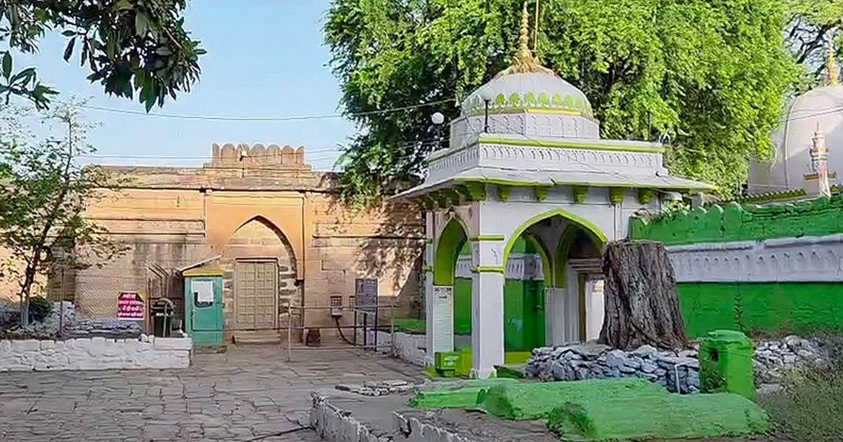भोजशाला विवाद: सुप्रीम कोर्ट में आज अहम सुनवाई, नमाज की अनुमति को लेकर मुस्लिम पक्ष की याचिका पर होगी सुनवाई