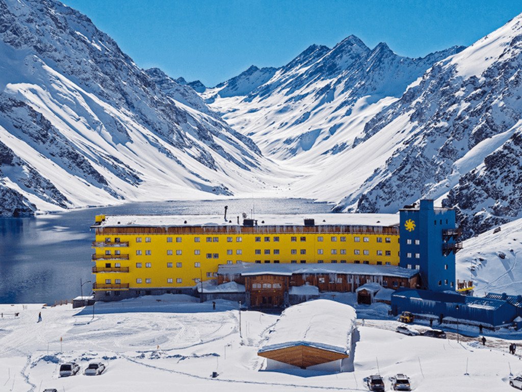 चिली में बर्फ की कमी से स्कीइंग उद्योग पर संकट