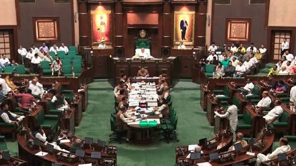 NEET पर बहस से पीछे क्यों हटी सरकार? मध्य प्रदेश विधानसभा में NEET परीक्षा पर हंगामा, विपक्ष का वॉकआउट