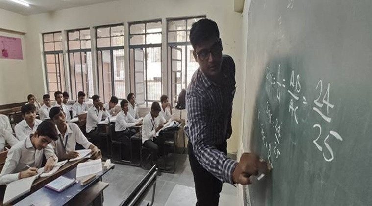 शिक्षकों की ई-अटेंडेंस पर जबलपुर हाईकोर्ट ने फैसला रखा सुरक्षित, हमारे शिक्षक ऐप को लेकर उठे कई सवाल