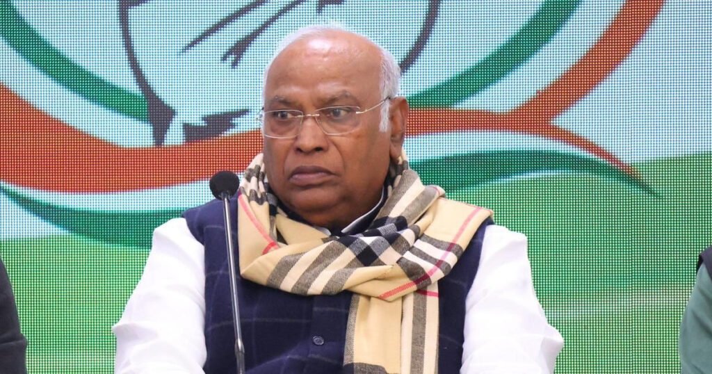 पटना में मल्लिकार्जुन खड़गे के बयान को लेकर बीजेपी और कांग्रेस के बीच विवाद